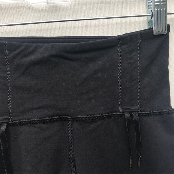 Lululemon Some like it Hot crop PANTS 4 black - Picture 6 of 8